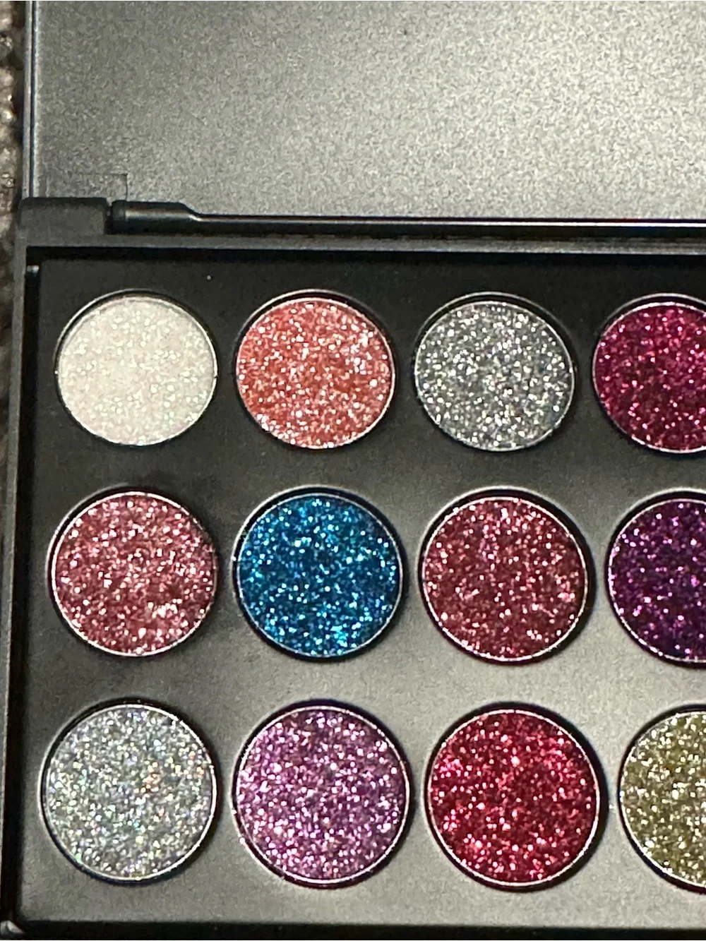 15 Glitter Eyeshadow Palette - Multi-Color Sparkle Shades